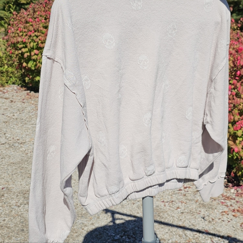 Ocean Drive Long Sleeve Fleece Skull Print Taupe Top Size‎ M - Picture 8 of 11